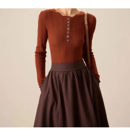 Women’s Brown Round Neck Slim Sweater Women’s Brown Round Neck Slim Sweater